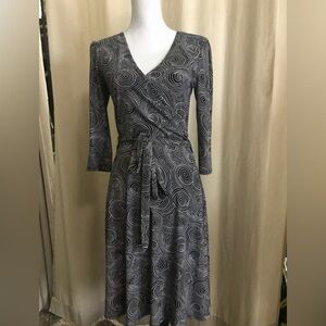 Apt 9 Patterned 3/4 Sleeve stretch Dress small